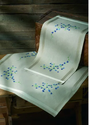 Permin Stickset Bedruckte Tischdecke mit gewebtem Rand 80x80cm